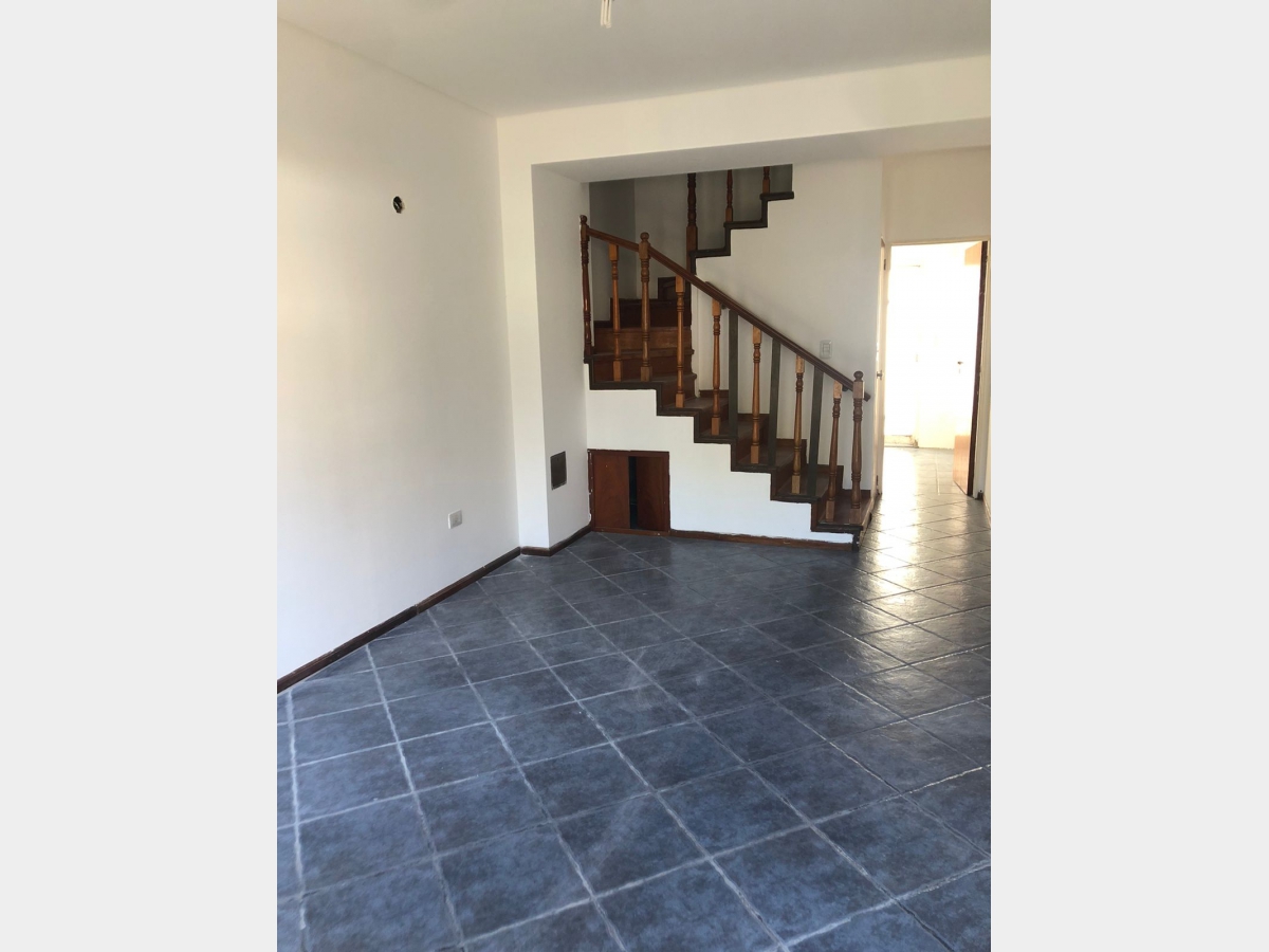 Triplex en Alquiler Ramos Mejia / La Matanza (A108 5885) - 3