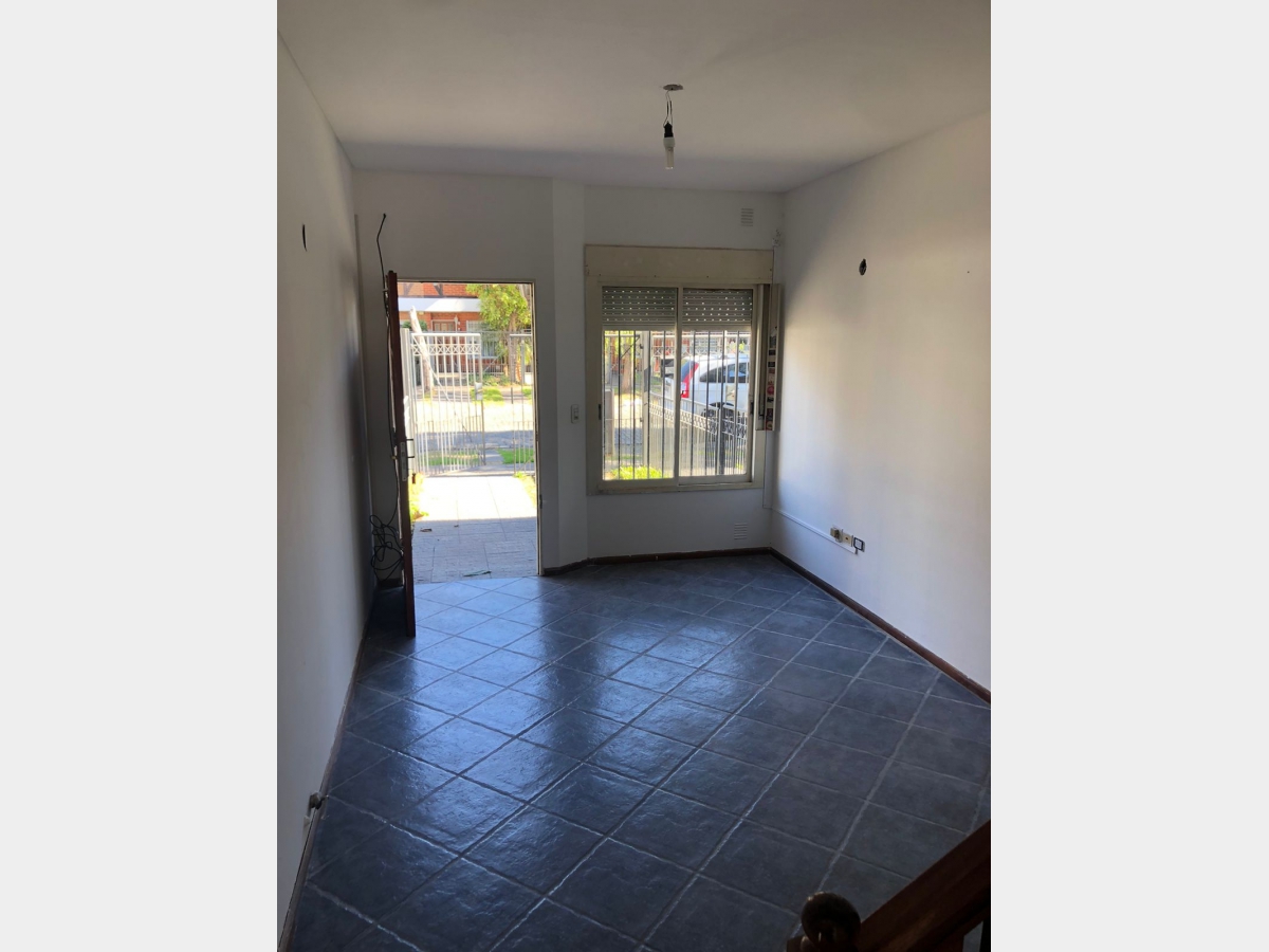Triplex en Alquiler Ramos Mejia / La Matanza (A108 5885) - 7