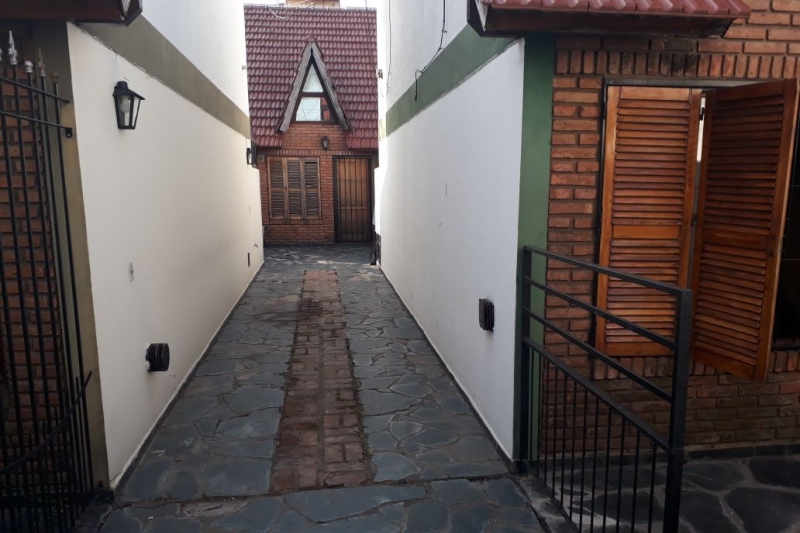 Duplex en Venta Ramos Mejia / La Matanza (A108 7409)