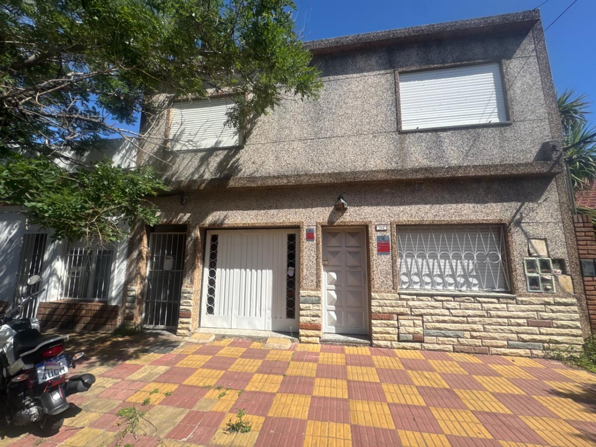 PH en Venta Ramos Mejia / La Matanza (A108 8221)