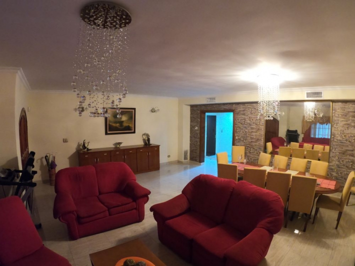Casa en Venta Villa Sarmiento / Moron (B125 1736) - 2