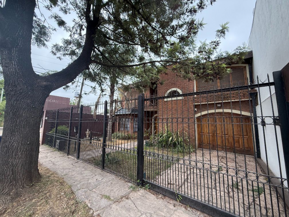 Casa en Venta Villa Udaondo / Ituzaingo (B134 477)